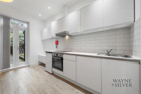 1 bedroom apartment to rent, Roderick Road, Belsize Park, NW3