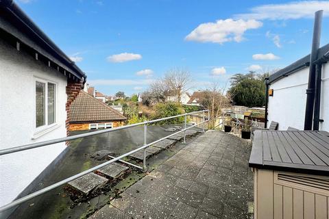 2 bedroom flat to rent, Southborough Lane, Bickley, BR2