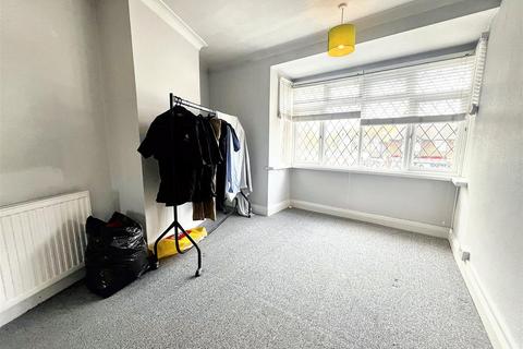 2 bedroom flat to rent, Southborough Lane, Bickley, BR2