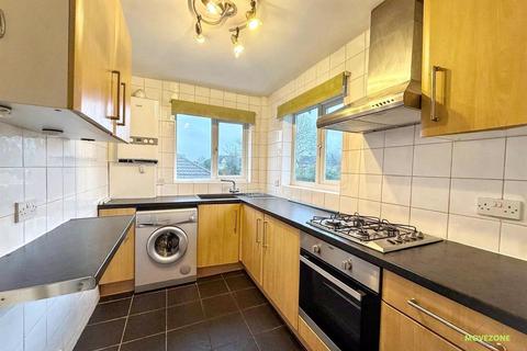 2 bedroom flat to rent, Southborough Lane, Bickley, BR2