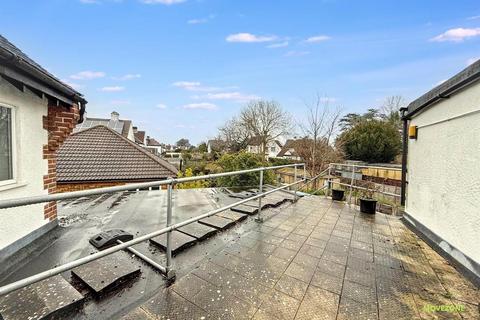 2 bedroom flat to rent, Southborough Lane, Bickley, BR2