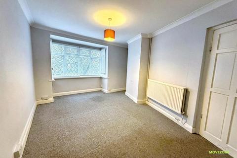 2 bedroom flat to rent, Southborough Lane, Bickley, BR2