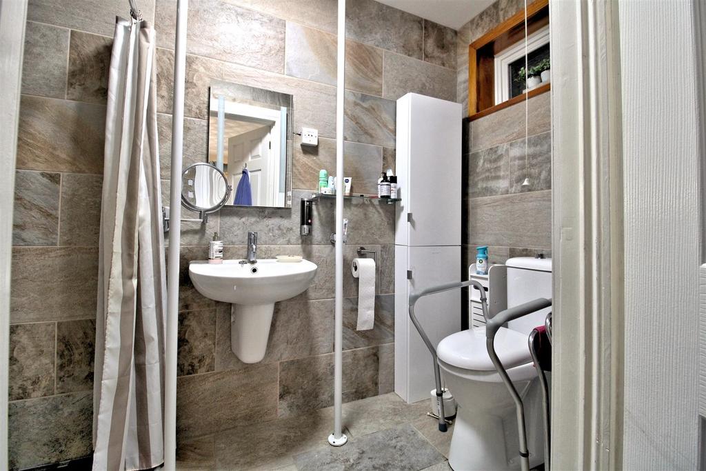 Ensuite