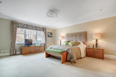 5 bedroom house for sale, Mountview Close, Hampstead Garden Suburb, London, NW3