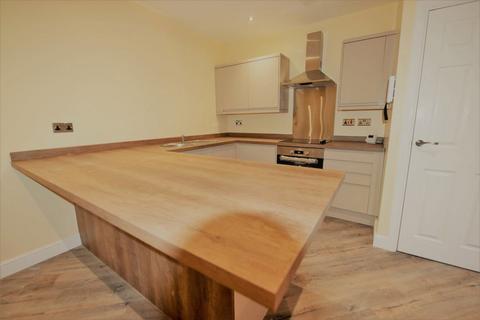 1 bedroom in a house share to rent, 16 Woodsley Road, Flat 1 (HS)