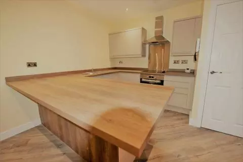 1 bedroom in a house share to rent - View 5
