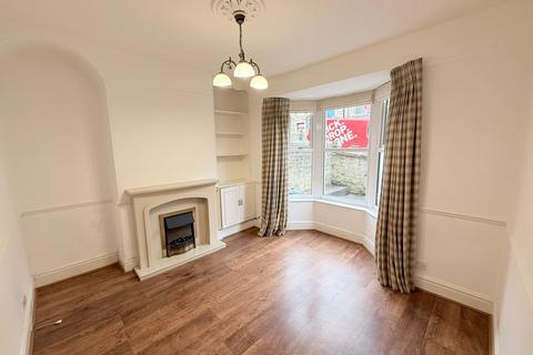 2 bedroom terraced house to rent, Belgrave Street, Skipton, BD23
