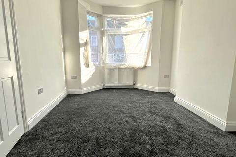 2 bedroom end of terrace house to rent, Oxford Road, Sidcup, DA14
