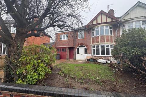 4 bedroom semi-detached house to rent, Northcote Road, Leicester