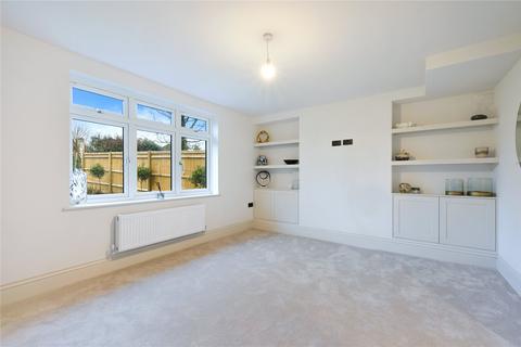 3 bedroom semi-detached house to rent, Rowplatt Lane, Felbridge, East Grinstead, RH19