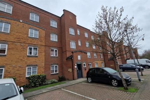 2 bedroom apartment to rent, Otter Close, London