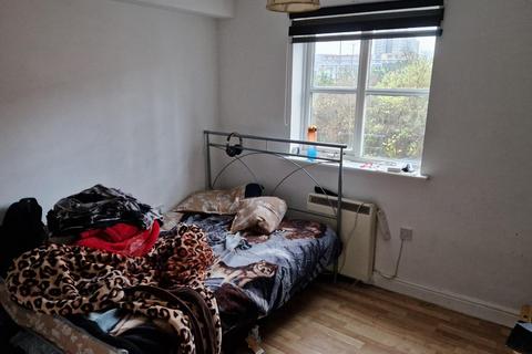 2 bedroom apartment to rent, Otter Close, London