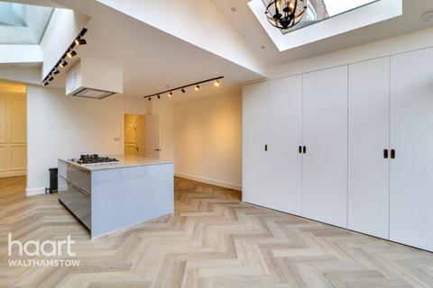 4 bedroom terraced house for sale, Hillcrest Road, Walthamstow