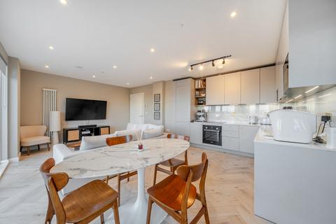 2 bedroom flat to rent, Ravensbury Terrace, London, SW18