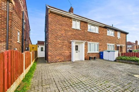 3 bedroom semi-detached house for sale, Lockesley Avenue, Doncaster DN12