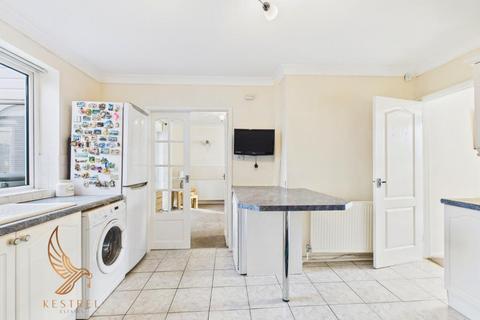 3 bedroom semi-detached house for sale, Lockesley Avenue, Doncaster DN12