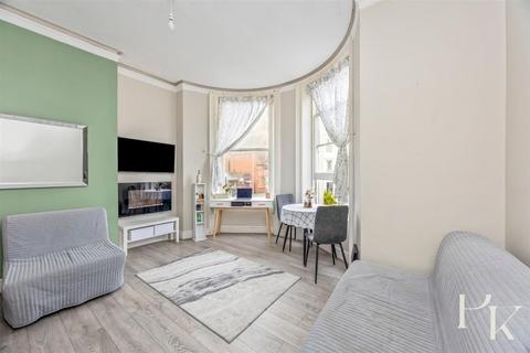 1 bedroom flat for sale, Lower Rock Gardens, Brighton BN2
