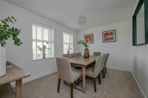 5 bedroom detached house for sale, Restwald Close, Benson OX10