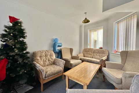 2 bedroom semi-detached house for sale, Hedgerow Road, Leicester, LE3