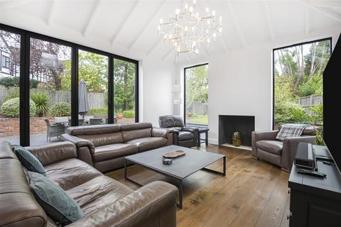 3 bedroom detached house for sale, Eversley Crescent, London