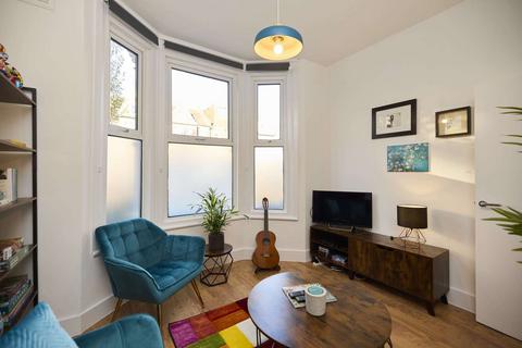 1 bedroom ground floor flat to rent, Colless Road