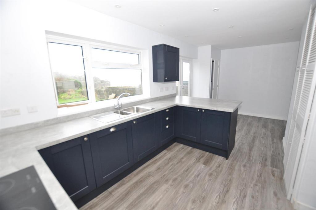 Open-Plan Kitchen / Dining Room