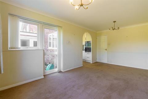 4 bedroom detached house to rent, Magenta Crescent, Newcastle Upon Tyne