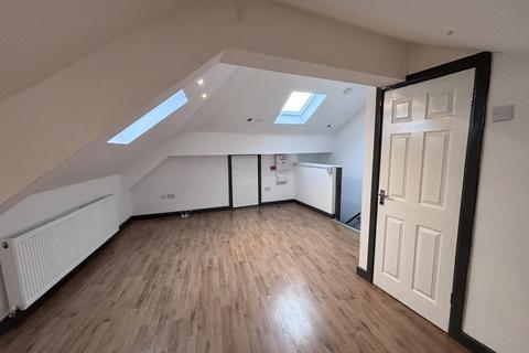 undefined, Flat 3, Preston PR1