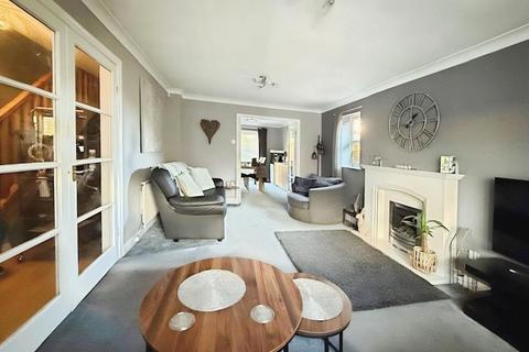 4 bedroom detached house for sale, Greenfield Gardens, Doncaster DN4