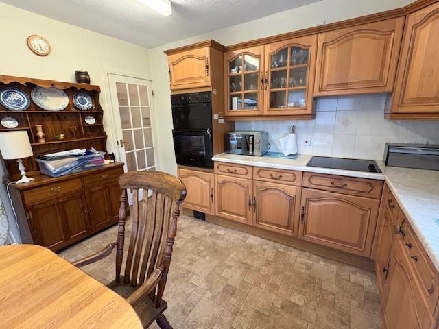 Kitchen2.jpg