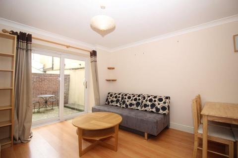 1 bedroom apartment to rent, Wellington Buildings, Bath
