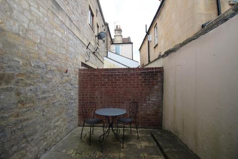 1 bedroom apartment to rent, Wellington Buildings, Bath