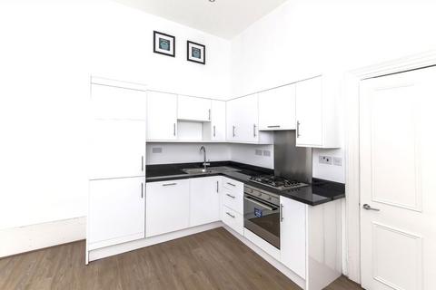 2 bedroom flat to rent, Castletown Road, London W14