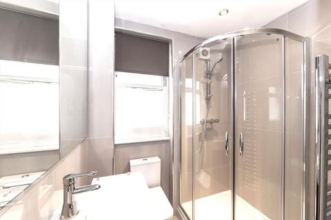 2 bedroom flat to rent, Castletown Road, London W14