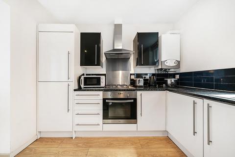 3 bedroom flat to rent, Coldharbour Lane, SW9