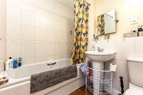 2 bedroom flat to rent, Cooks Way, Hertfordshire SG4