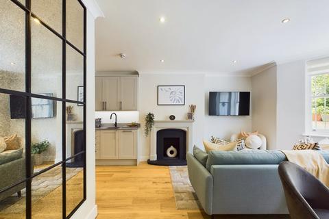 2 bedroom serviced apartment to rent, Marylands Road, London W9