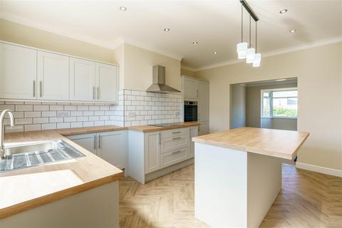Ainthorpe Gardens, High Heaton, NE7