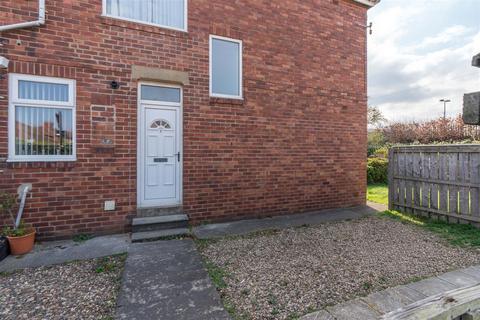 2 bedroom flat to rent, *Driveway* Ainthorpe Gdns, High Heaton, NE7