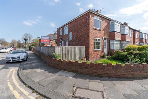 2 bedroom flat to rent, *Driveway* Ainthorpe Gdns, High Heaton, NE7