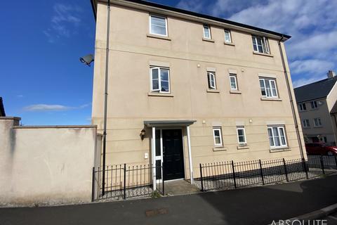2 bedroom flat to rent, Roscoff Road, Dawlish, EX7