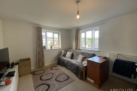 2 bedroom flat to rent, Roscoff Road, Dawlish, EX7