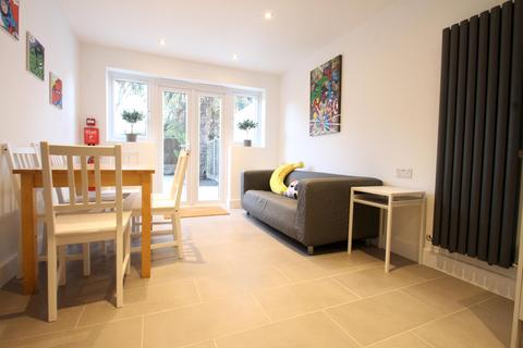 1 bedroom house to rent, Howson Road, London, SE4