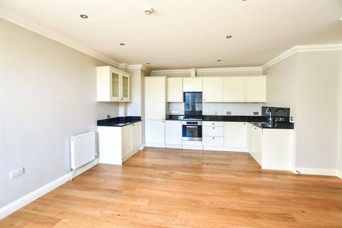 2 bedroom apartment to rent, Farnborough Road, Farnborough GU14