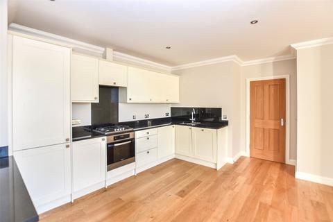 2 bedroom apartment to rent, Farnborough Road, Farnborough GU14