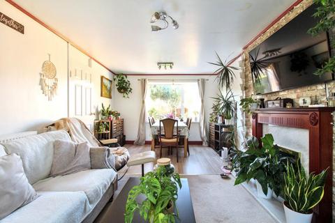 undefined, Longlands Road, Beeston, Nottingham, NG9 1LR