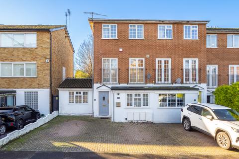 St. James Road, Sutton SM1