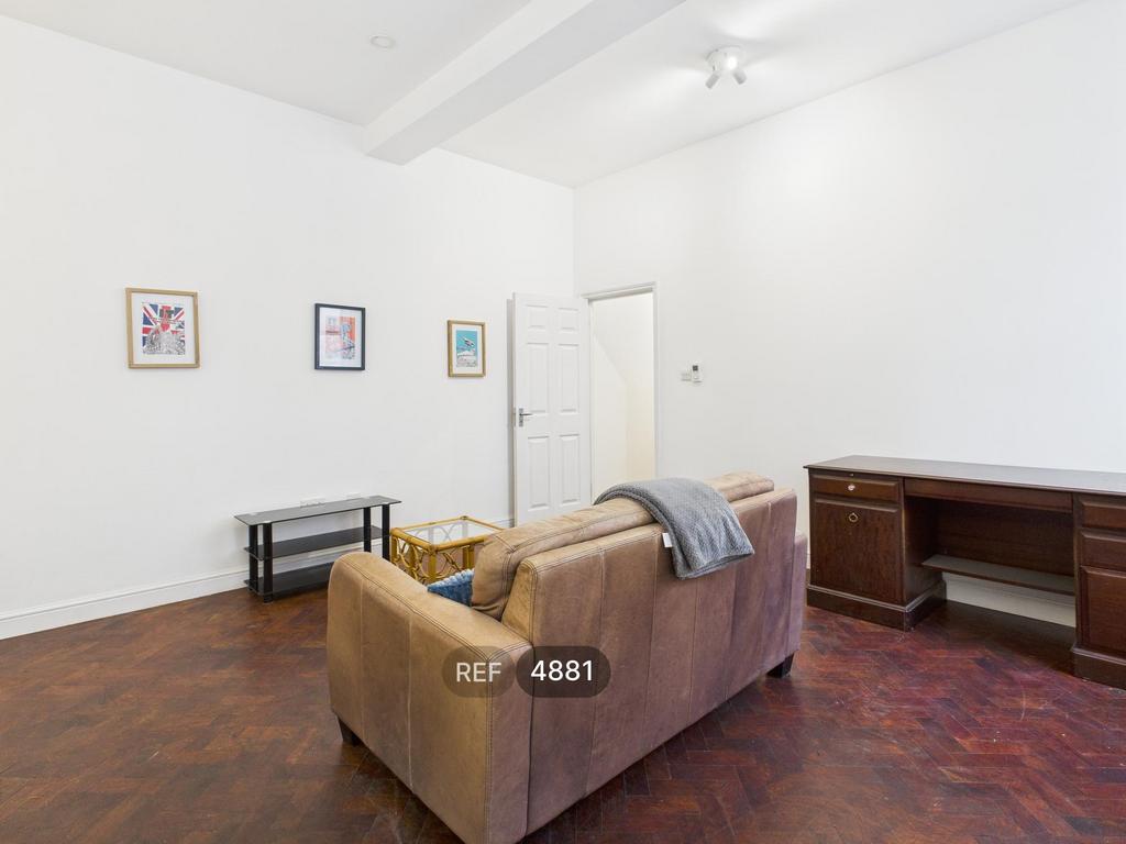 Kitchen/Living area