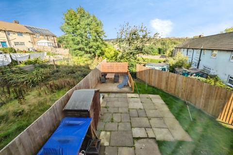 3 bedroom end of terrace house for sale, Ash Tree Gardens, West Yorkshire HX2