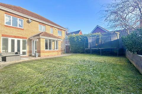4 bedroom detached house for sale, Brancaster Drive, Great Notley, Braintree